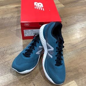 Men’s New Balance running shoes size 9 1/2